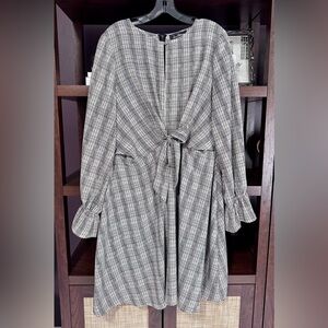 Sam Edelman Black and Cream Plaid Long Sleeve Dress Size 12